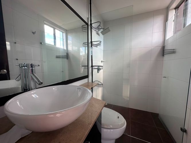 Apartamento de 4 alcobas en arriendo en El Poblado, Medellín, 130 m² · foto 18 de 19