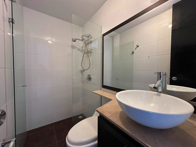 Apartamento de 4 alcobas en arriendo en El Poblado, Medellín, 130 m² · foto 17 de 19