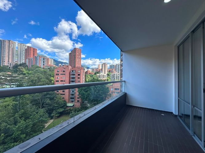 Apartamento de 4 alcobas en arriendo en El Poblado, Medellín, 130 m² · foto 19 de 19