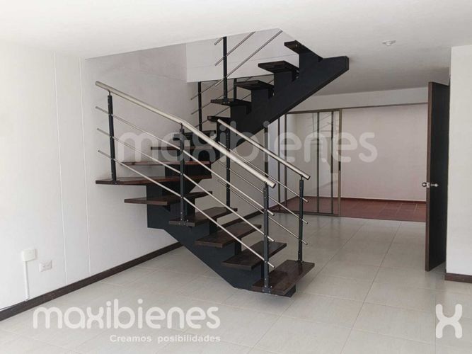 Casa de 3 alcobas en venta en La Ceja, 136 m² · foto 3 de 14