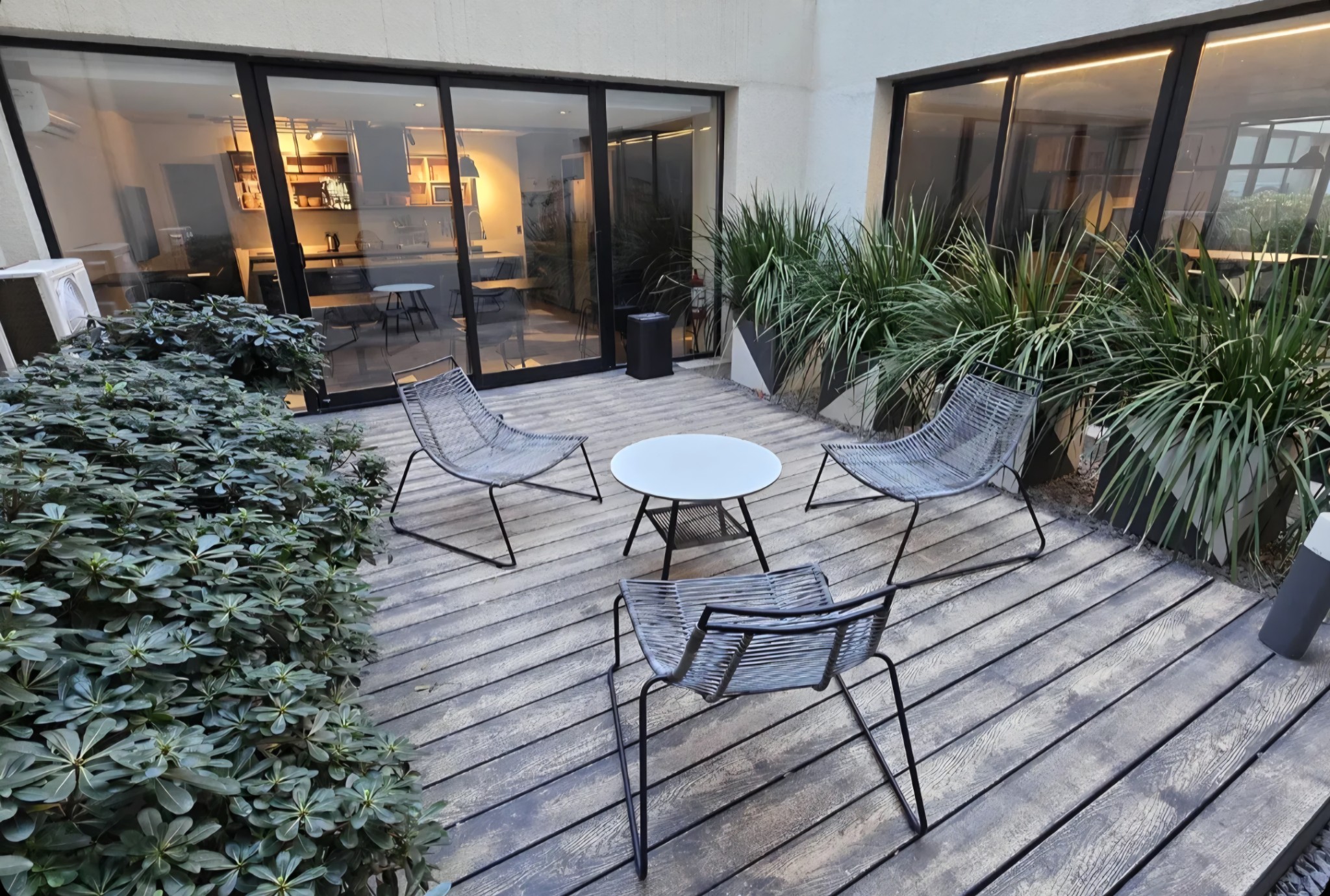 Exclusivo Apartamento de 1 Dormitorio con Garage, Ubicación Premium en Marco Bruto y 26 de Marzo, a Pasos del WTC. · Foto 1