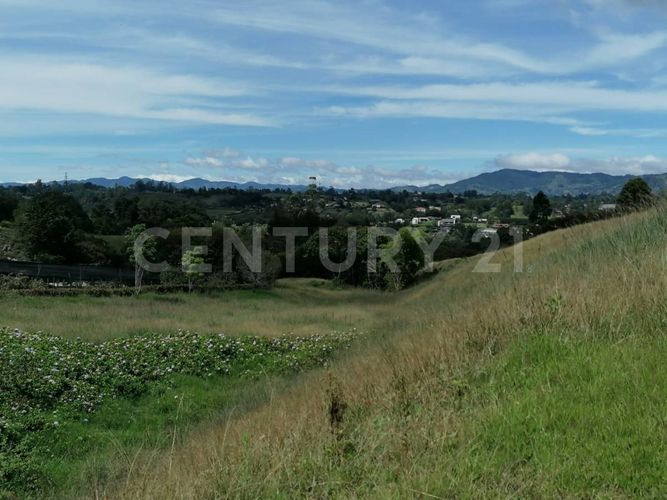 Lote en venta en El Capiro, La Ceja, 35700 m² · foto 2 de 9