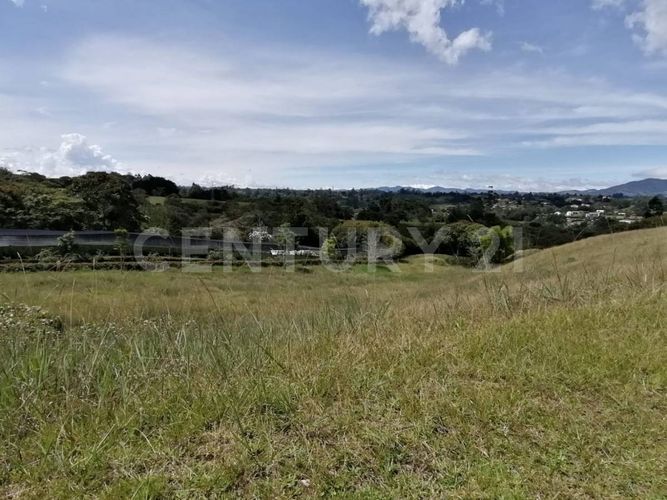 Lote en venta en El Capiro, La Ceja, 35700 m² · foto 3 de 9