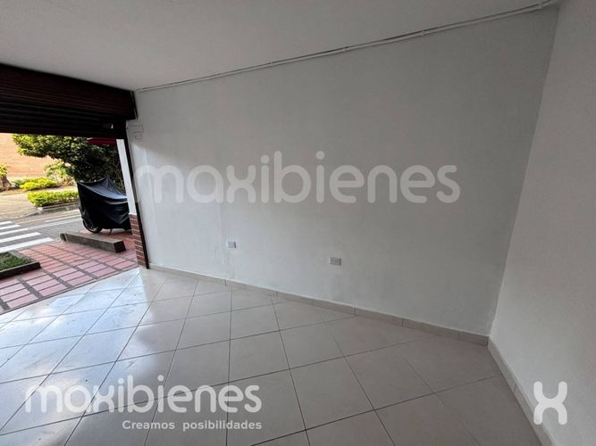 Local en arriendo en El Dorado, Envigado, 30 m² · foto 3 de 6
