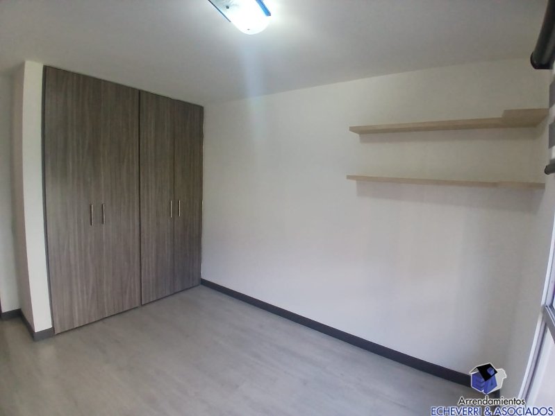 Apartamento en arriendo en Loma De Las Brujas, Envigado · foto 2 de 9
