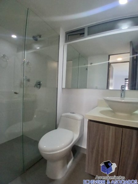 Apartamento en arriendo en Loma De Las Brujas, Envigado · foto 6 de 9