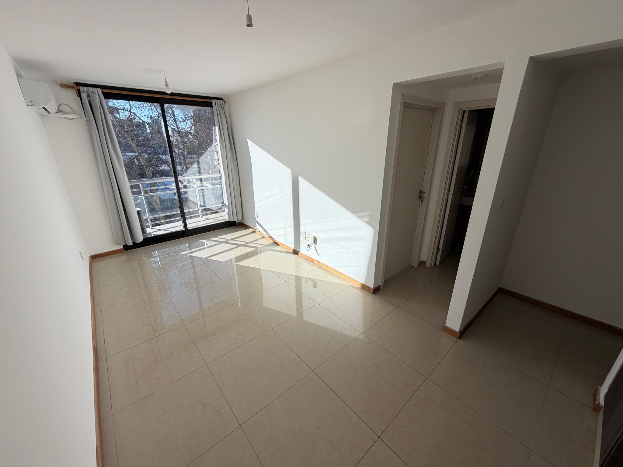 Alquilamos apto de 1 dormitorio con Garage
