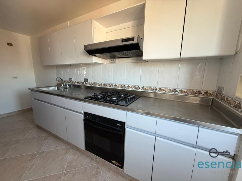 Apartamento en arriendo en Castropol, Medellín · foto 4 de 12