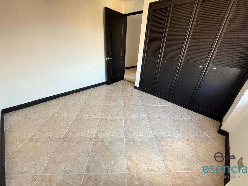 Apartamento en arriendo en Castropol, Medellín · foto 5 de 12