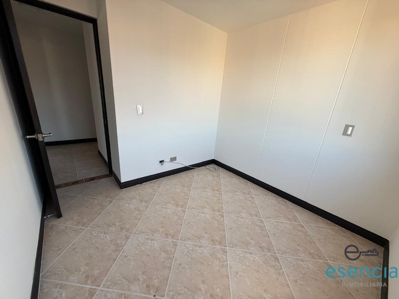 Apartamento en arriendo en Castropol, Medellín · foto 6 de 12