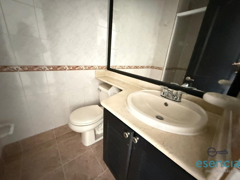 Apartamento en arriendo en Castropol, Medellín · foto 10 de 12