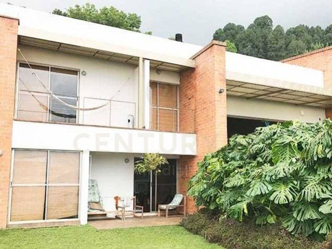Casa de 4 alcobas en venta en Las Palmas, Medellín, 595 m² · foto 2 de 18