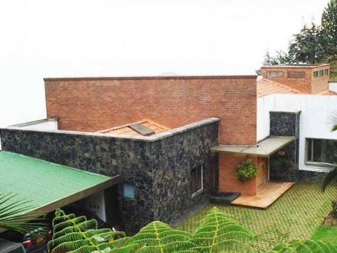 Casa de 4 alcobas en venta en Las Palmas, Medellín, 595 m² · foto 3 de 18