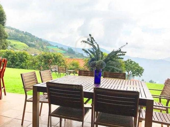 Casa de 4 alcobas en venta en Las Palmas, Medellín, 595 m² · foto 10 de 18