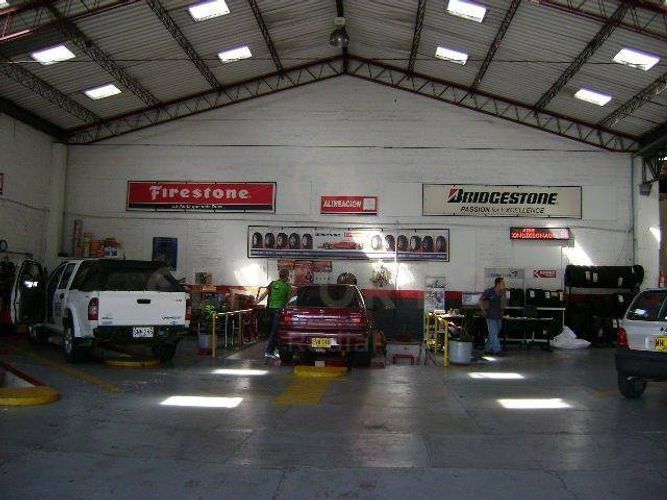 Bodega en venta en El Chagualo, Medellín, 968 m² · foto 2 de 6