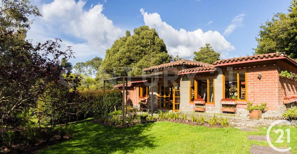 Casa de 3 alcobas en venta en Las Palmas, Envigado, 493 m² · foto 4 de 19