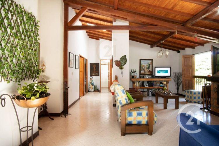 Casa de 3 alcobas en venta en Llano Grande, Rionegro, 210 m² · foto 9 de 17