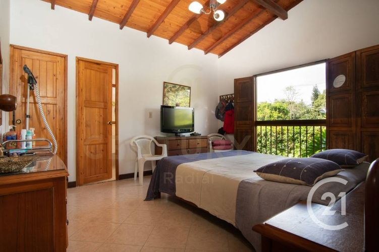 Casa de 3 alcobas en venta en Llano Grande, Rionegro, 210 m² · foto 14 de 17