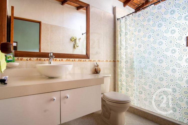 Casa de 3 alcobas en venta en Llano Grande, Rionegro, 210 m² · foto 15 de 17