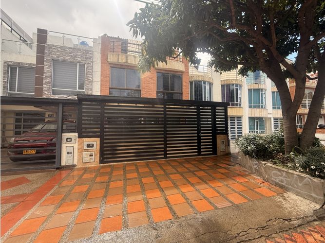 Casa de 5 alcobas en venta en Las Quintas, Tunja, 195 m² · foto 24 de 24