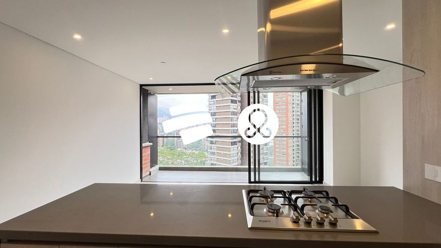 Apartamento en venta en El Poblado, Medellín · foto 8 de 24