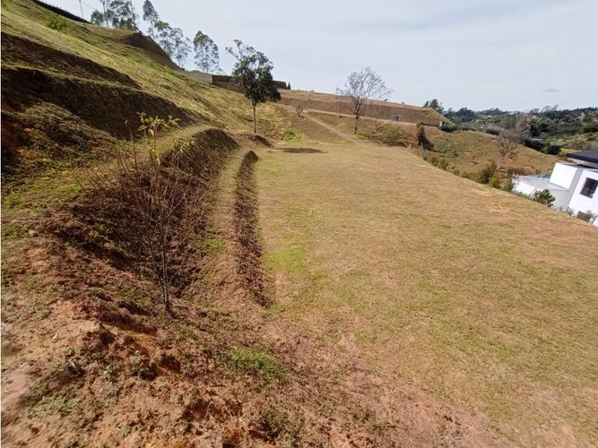 Lote en venta en Mampuesto, Rionegro, 2663 m² · foto 3 de 8