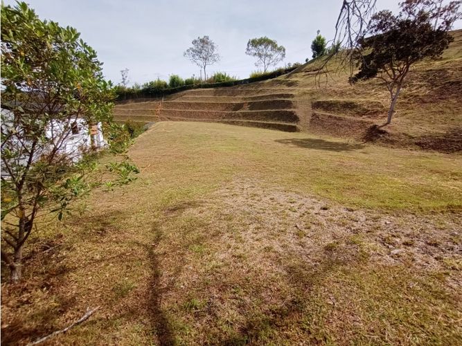 Lote en venta en Mampuesto, Rionegro, 2663 m² · foto 4 de 8