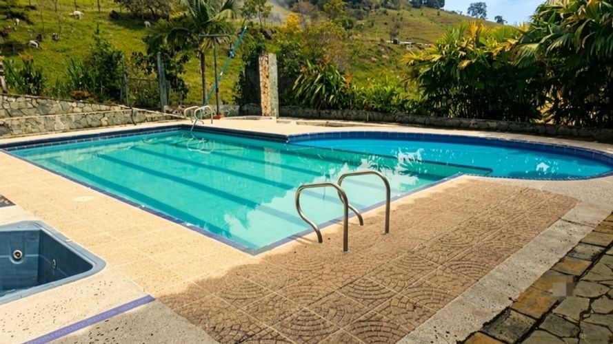 Finca en venta en La Veta, Copacabana, 350 m² · foto 11 de 14