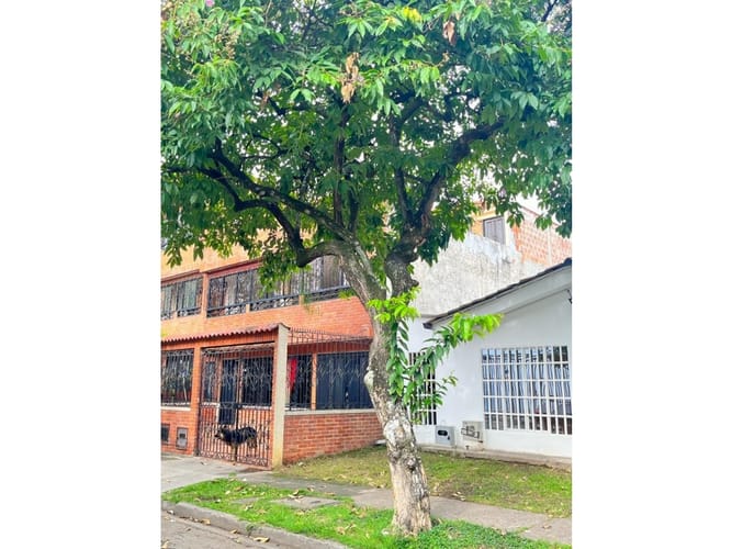 Casa de 8 alcobas en venta en San Judas Tadeo Ii, Cali, 420 m² · foto 2 de 17