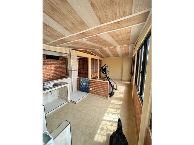 Casa de 8 alcobas en venta en San Judas Tadeo Ii, Cali, 420 m² · foto 11 de 17