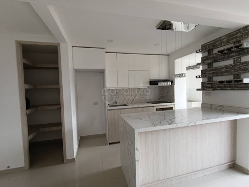 Apartamento en arriendo en Los Colores, Medellín · foto 2 de 13