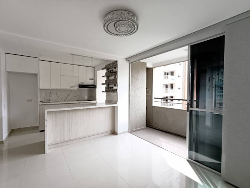 Apartamento en arriendo en Los Colores, Medellín · foto 3 de 13