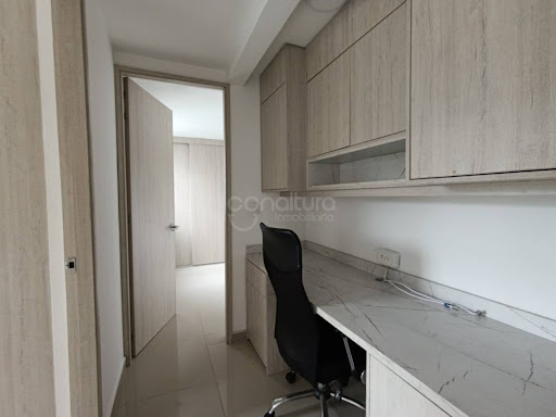 Apartamento en arriendo en Los Colores, Medellín · foto 5 de 13