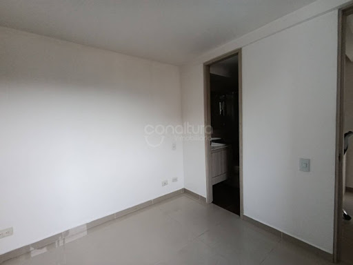 Apartamento en arriendo en Los Colores, Medellín · foto 9 de 13