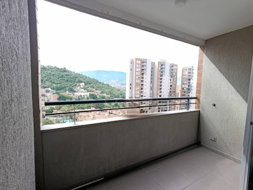Apartamento en arriendo en Los Colores, Medellín · foto 12 de 13