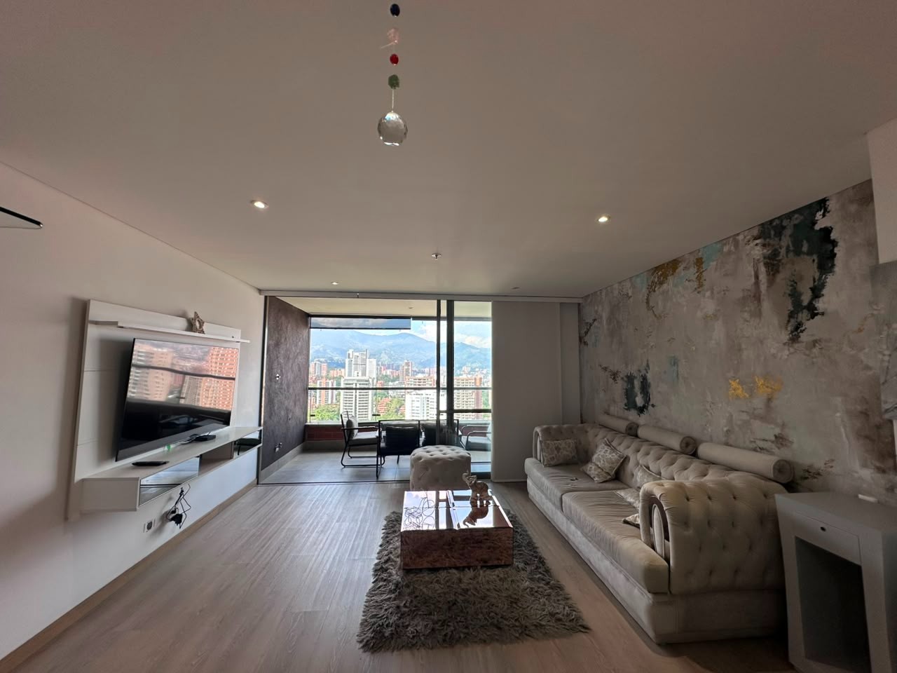 Apartamento en arriendo en Loma De Los Gonzalez, Medellín · foto 2 de 18