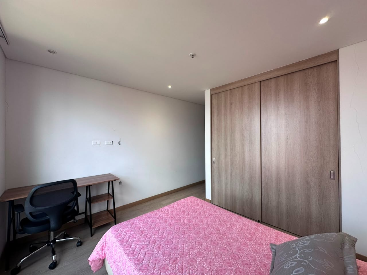 Apartamento en arriendo en Loma De Los Gonzalez, Medellín · foto 12 de 18