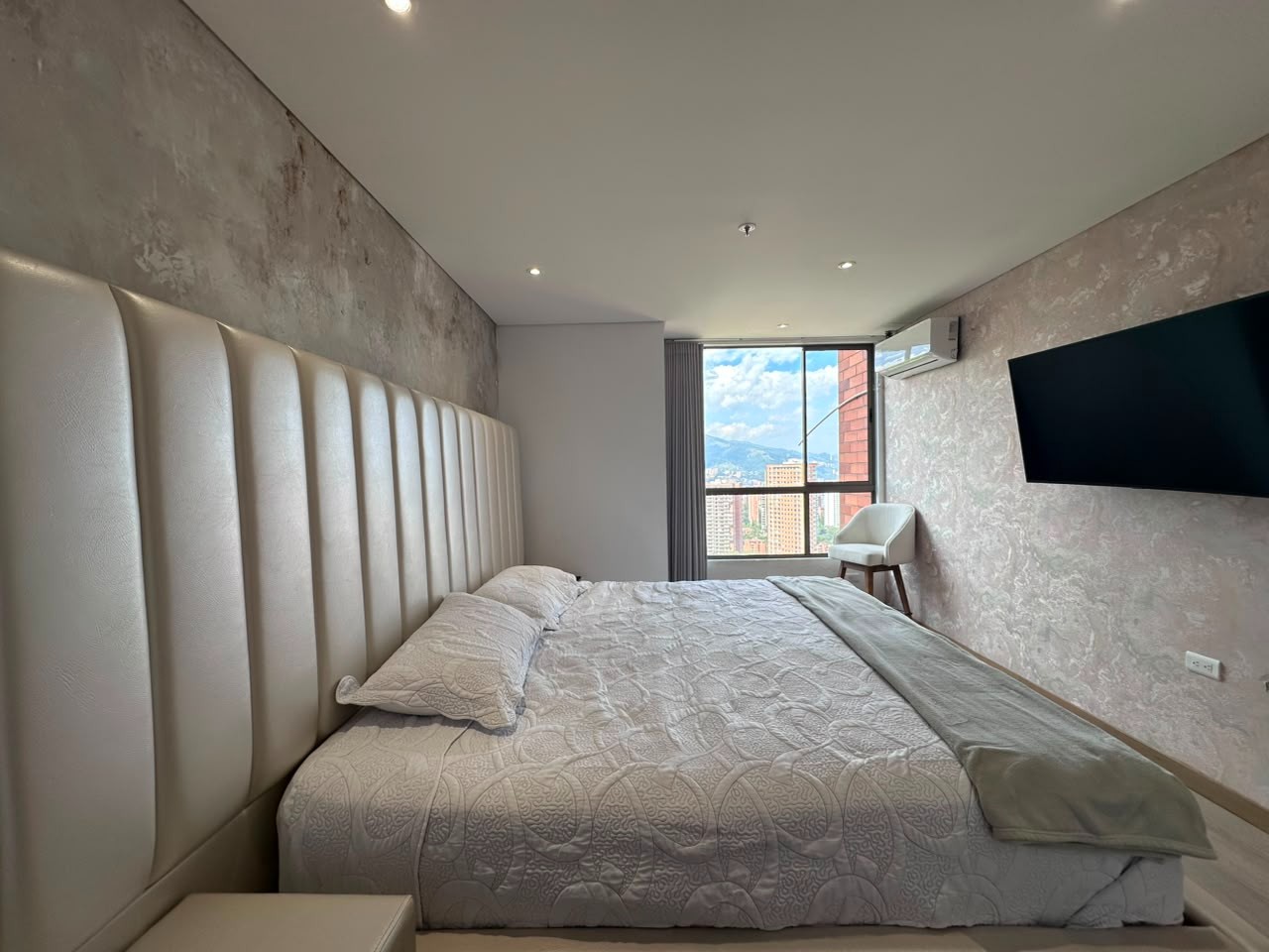 Apartamento en arriendo en Loma De Los Gonzalez, Medellín · foto 8 de 18