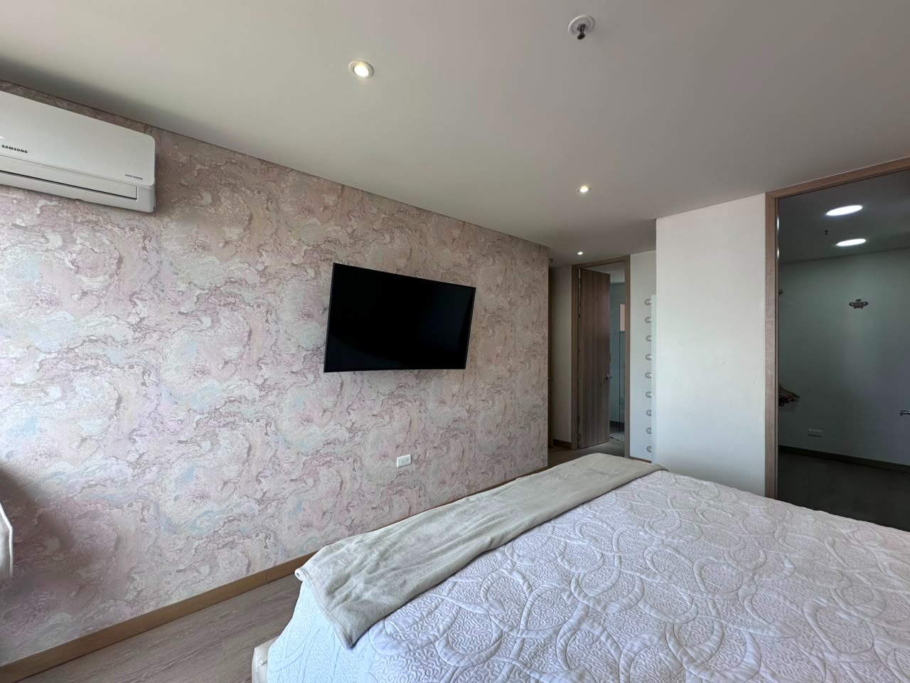 Apartamento en arriendo en Loma De Los Gonzalez, Medellín · foto 13 de 18