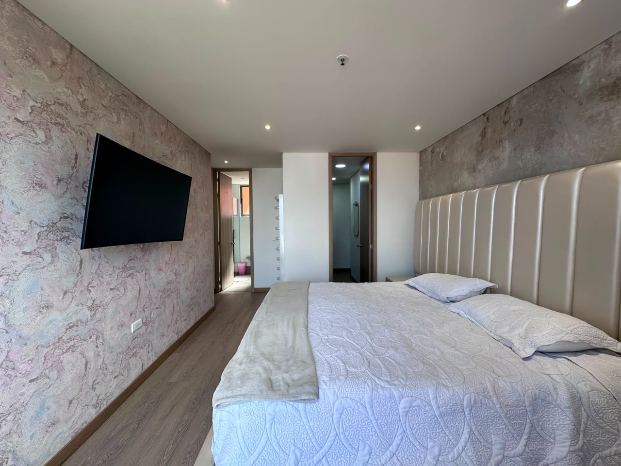 Apartamento en arriendo en Loma De Los Gonzalez, Medellín · foto 15 de 18