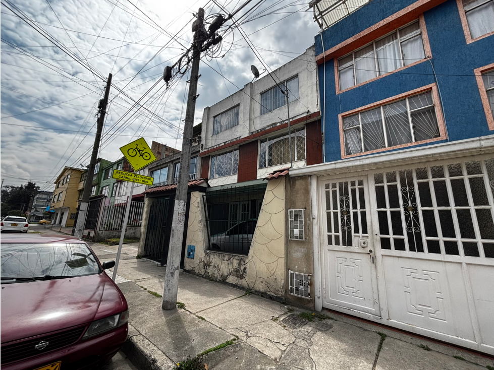 Casa en venta en Ciudad Montes, Bogotá · foto 2 de 24