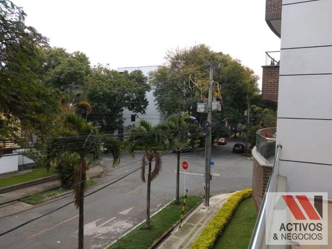 Apartamento de 2 alcobas en venta en El Velodromo, Medellín, 78 m² · foto 3 de 24