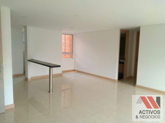 Apartamento de 2 alcobas en venta en El Velodromo, Medellín, 78 m² · foto 5 de 24
