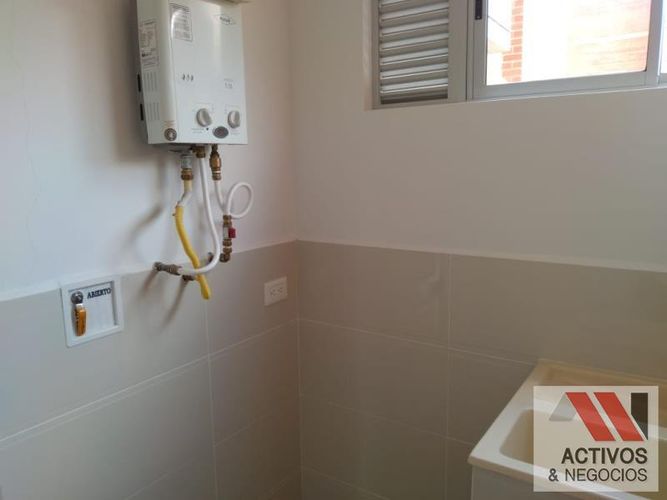 Apartamento de 2 alcobas en venta en El Velodromo, Medellín, 78 m² · foto 9 de 24