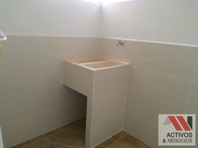 Apartamento de 2 alcobas en venta en El Velodromo, Medellín, 78 m² · foto 10 de 24