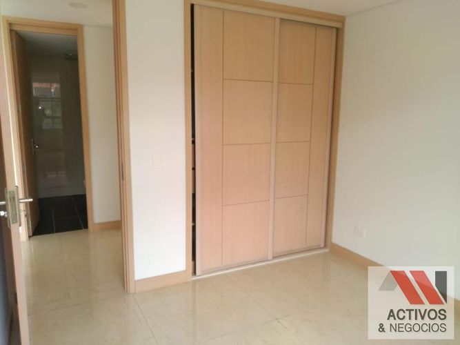 Apartamento de 2 alcobas en venta en El Velodromo, Medellín, 78 m² · foto 13 de 24