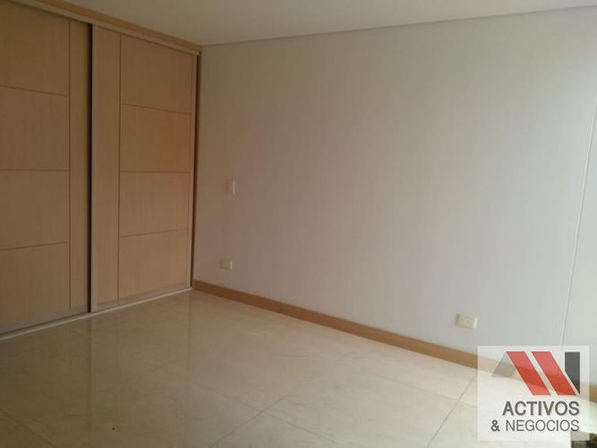 Apartamento de 2 alcobas en venta en El Velodromo, Medellín, 78 m² · foto 14 de 24