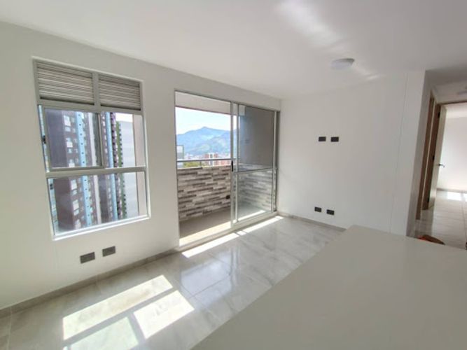 Apartamento de 3 alcobas en venta en Terranova, Bello, 54 m² · foto 2 de 16