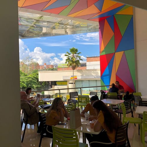 Local en venta en Conquistadores, Medellín, 60 m² · foto 2 de 6