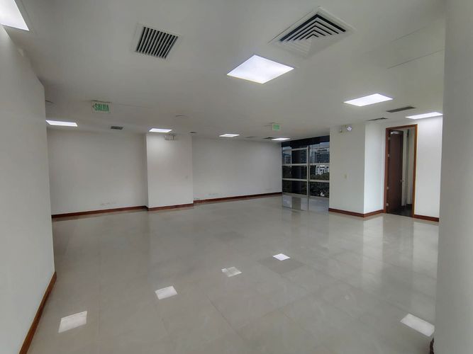 Oficina en arriendo en El Poblado, Medellín, 108 m² · foto 4 de 11